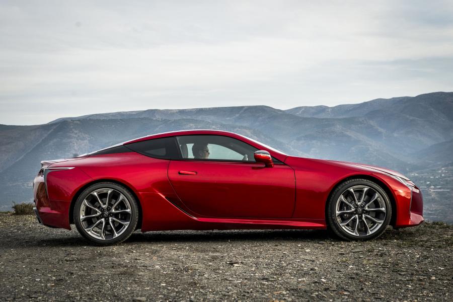  Lexus LC500 2016 года  (EU) (фото 20 из 20)